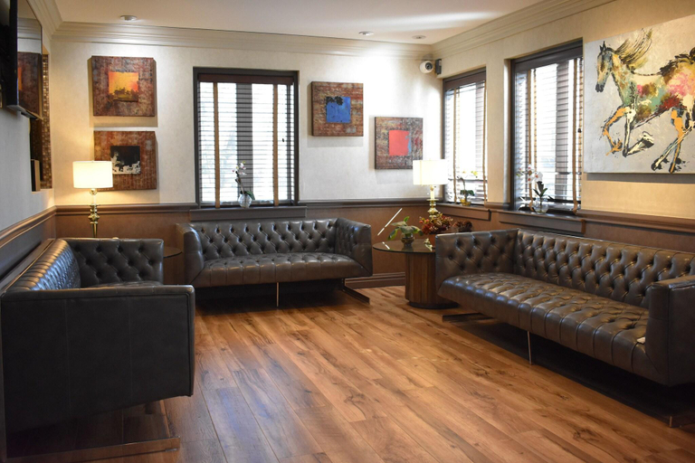 Public Area 2, East Norwich Inn, Nassau