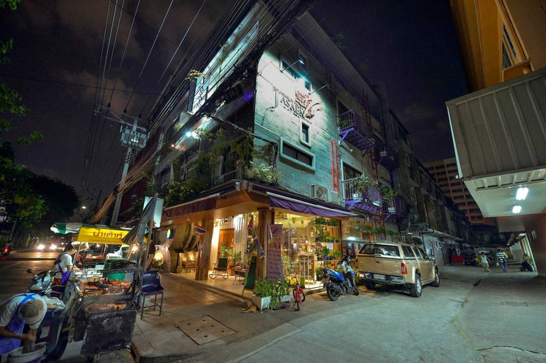 Exterior & Views 2, Jasaen Stylish Hotel, Khlong San