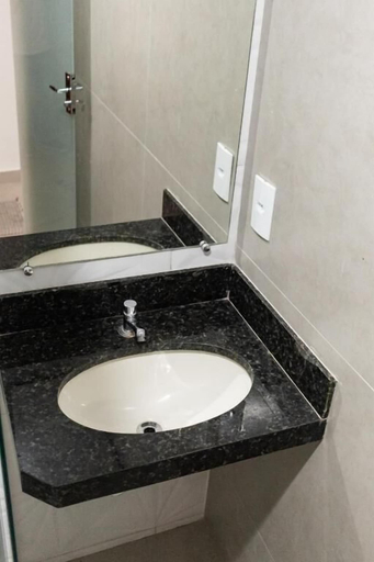Bathroom 3, Hotel Central, Boa Esperança