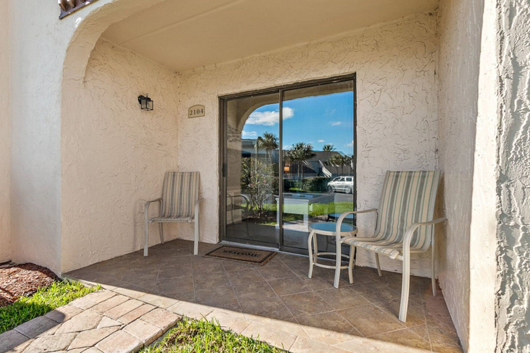 Exterior detail, Spacious 2BR Resort Condo Beach, Hot Tubs & Family-friendly Fun, Saint Johns