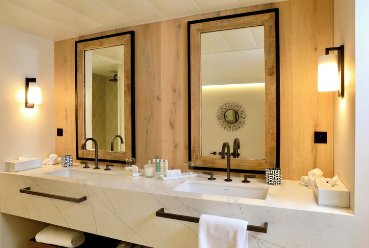 Bathroom 5, La Chartreuse de Dauzac, Gironde