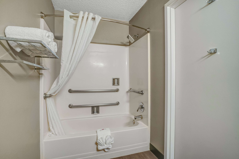 Bathroom 5, Motel 6 Euless, TX - Dallas, Tarrant