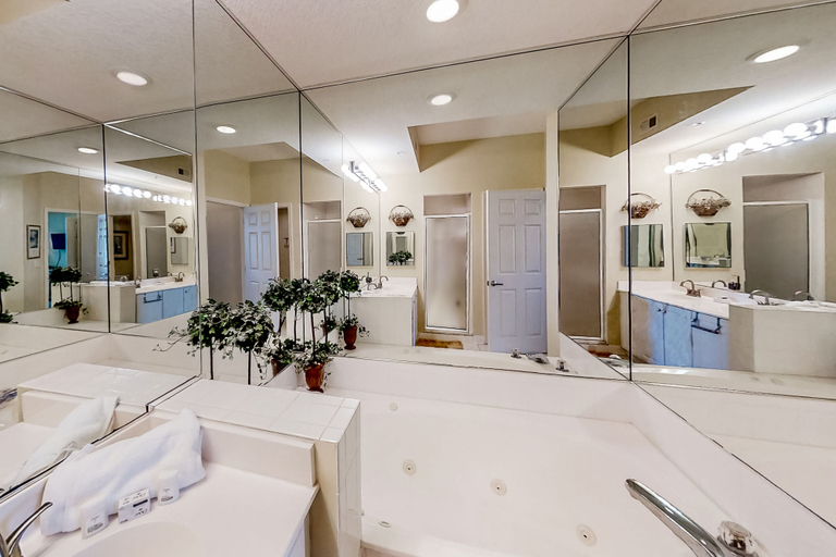 Bathroom 2, Oceanfront, 2nd-floor Condo With Balcony, Hdtvs, Wifi, AC & Shared Pool, Nassau