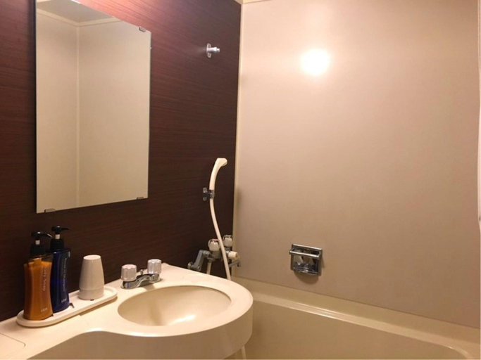 Bathroom 4, Kanazawa Central Hotel, Kanazawa