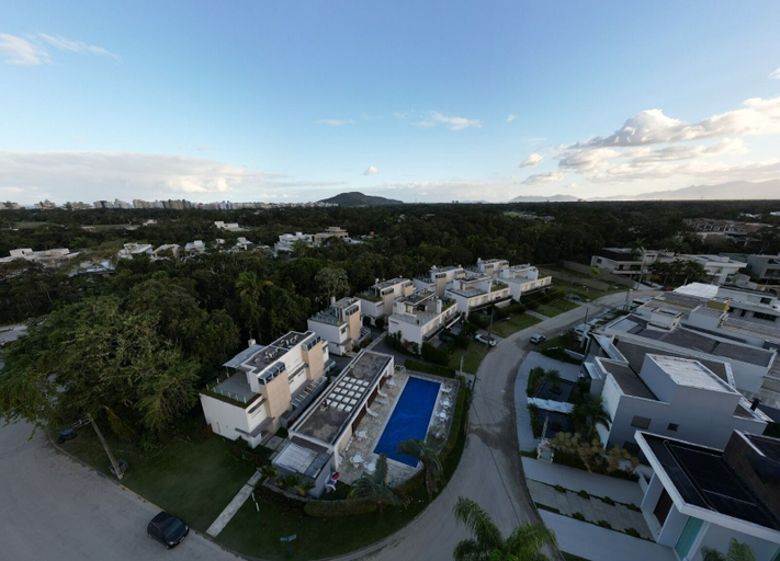 Exterior 2, Casa com jacuzzi e rooftop by Wecare, Bertioga