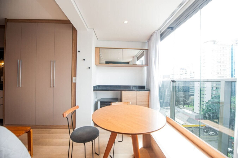 Dining 3, Nine 3134 by Wecare Hosting, São Paulo