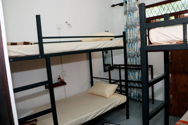 Room 5, Dihein surf Hostel, Habaraduwa
