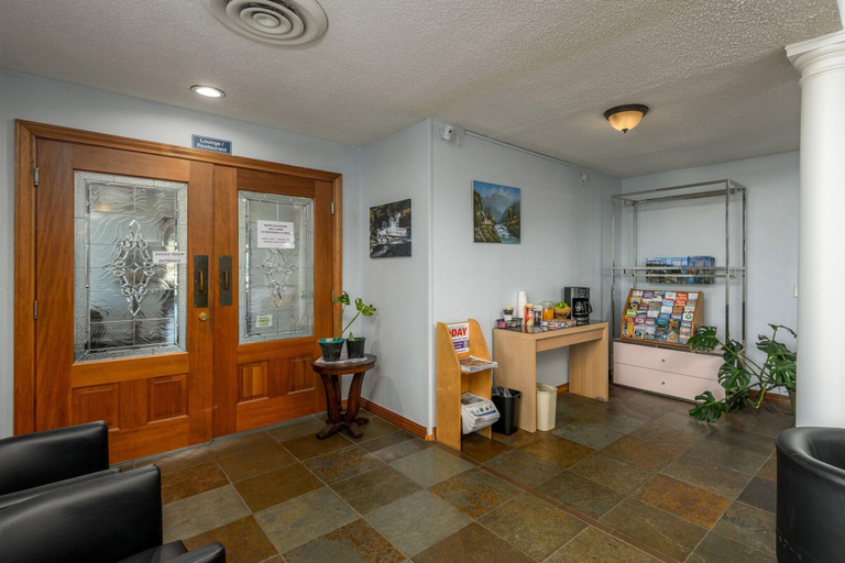Public Area 2, Waldport Beach Hotel, Lincoln