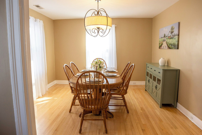 Dining 3, Ann Inn - Downtown New Milford Apartment, Litchfield