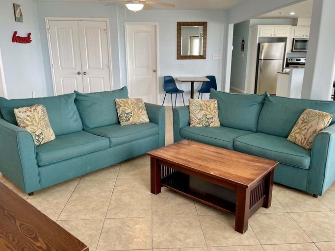 Living area 2, Beachgate Condo Suites And Hotel 521+522b 2 Bedroom Condo, Nueces