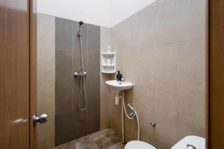 Bathroom 5, Cove Casavanda, South Tangerang