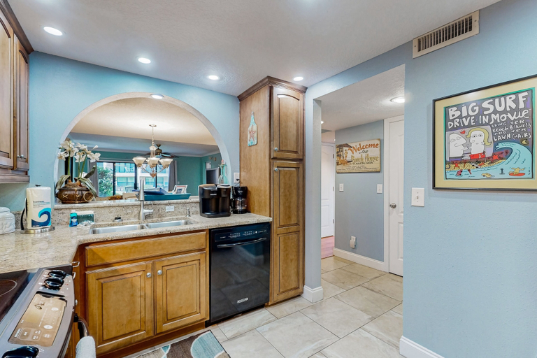 Private kitchen 2, Patio Condo in Oceanfront Community w/ Pool Walk to Beach, Saint Johns
