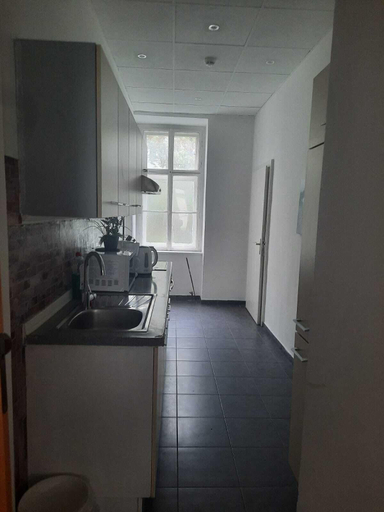 Private kitchen 4, Comfy 3BR Apartment Families Long Stay, Wien