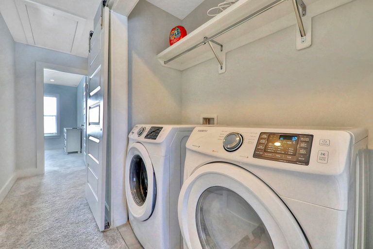 Laundry, Spacious Beach Home - Just a Block From the Ocean & the River, Saint Johns