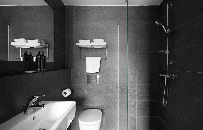 Bathroom, The Social Hub Eindhoven, Eindhoven