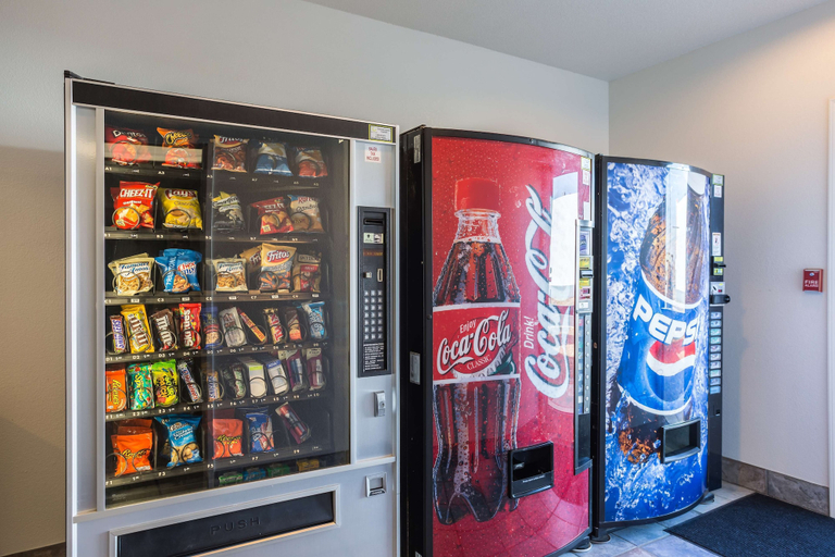 Food & Drinks 5, Motel 6 Dale, IN, Spencer