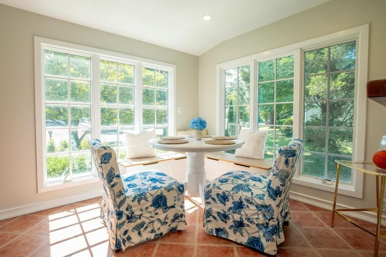 Dining 5, Family Cottage with 4 King Beds, Fairfield