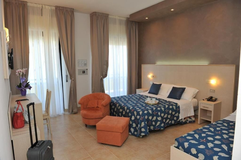 Bedroom 4, Hotel Mimosa, Rimini