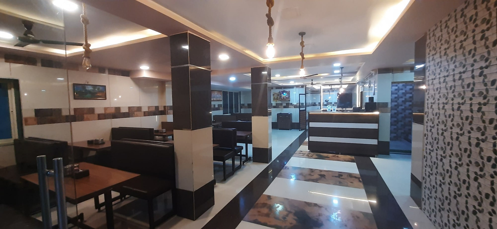 Dining, Hotel Radhakrishna, Raigarh