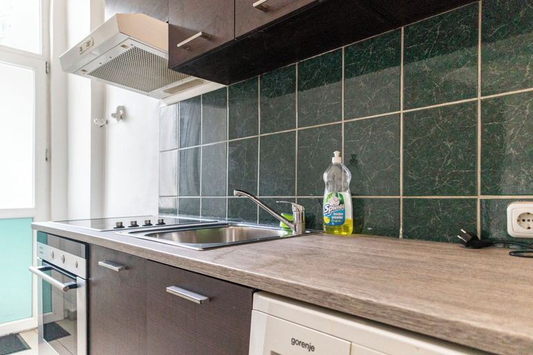 Private kitchen 2, Modern 1 Bedroom Long Stay Apartment, Wien