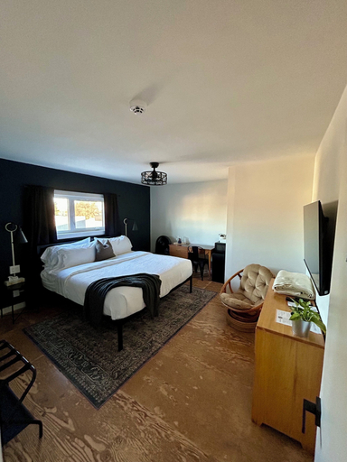 Room 4, Nordic Inn, Division No. 15