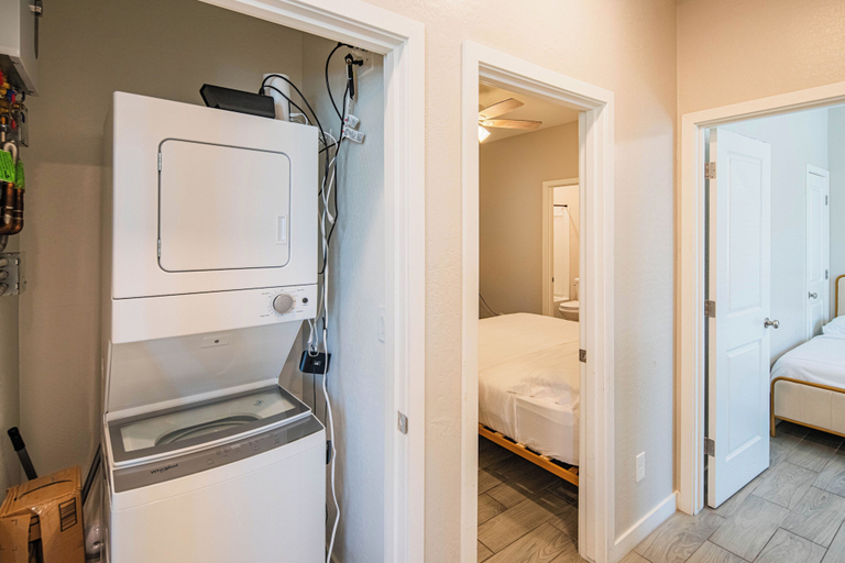 Bathroom 5, The One 112, Maricopa