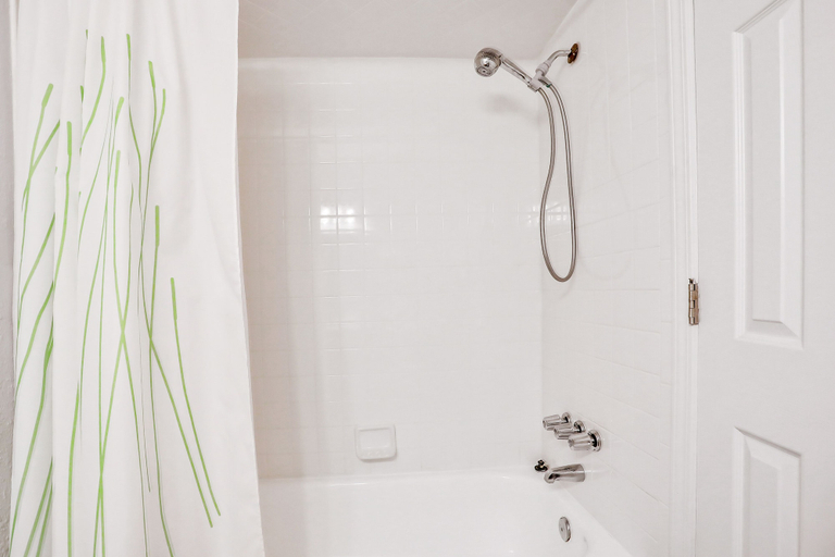 Bathroom 4, Charming Condo w/ Pool 500 Yards to Beach, Near Lighthouse & Downtown, Saint Johns