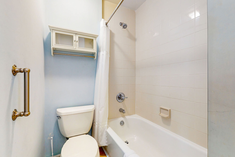 Bathroom 2, Ocean-view Townhome With Balcony & W/D - Walk to Beach - Dog-friendly, Duval