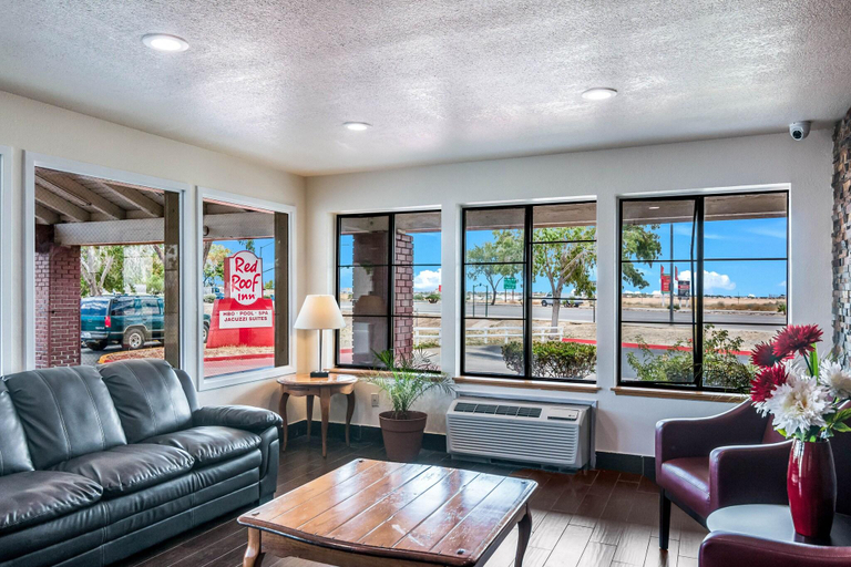 Public Area 2, Red Roof Inn Palmdale - Lancaster, Los Angeles