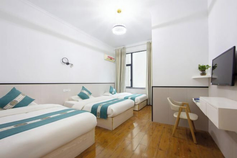 Bedroom 3, Violet Theme Inn (Zhangjiajie Tianmenshan Cableway Branch), Zhangjiajie