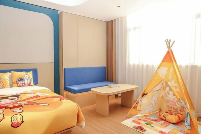 Bedroom 3, Traffic Hotel, Meizhou