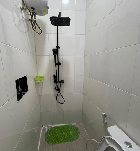 Bathroom 4, RBZ Apartments, Shomolu