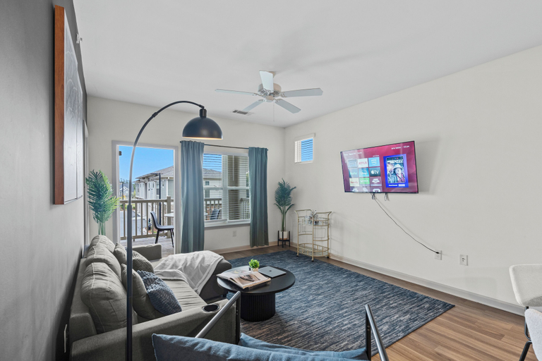 Living area 5, Upscale King 4BR Suite Uptown Charlotte, Mecklenburg