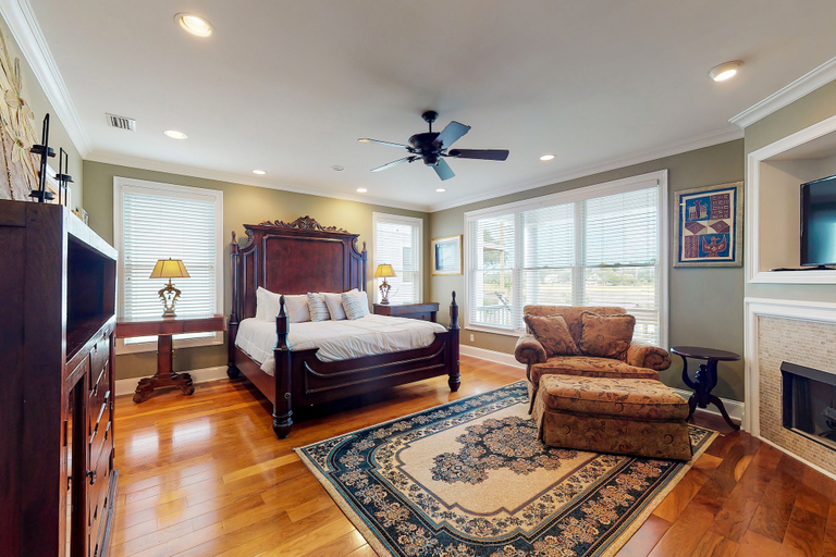 Room 3, Fantastic Getaway With Private Pool, Deck, Game Room, AC & Fast Wifi, Glynn