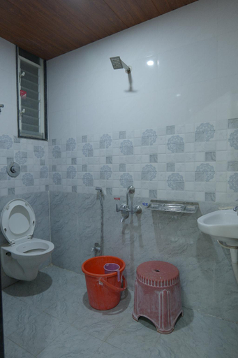 Bathroom, Hotel Kalika Residency - Akkalkot, Solapur
