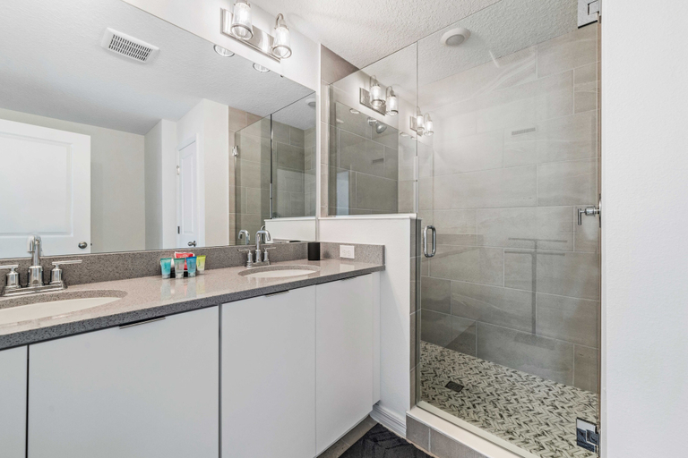 Bathroom 4, 1080 Plantation Lane, Polk