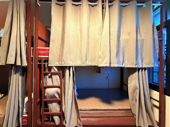 Room 5, The Green Bean Hostel, Phra Nakhon
