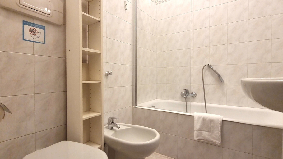 Bathroom 2, Italianway - Cesare da Sesto 20 B, Milano