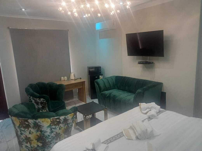 Room 2, Crown Palace Guest House, City of Tshwane