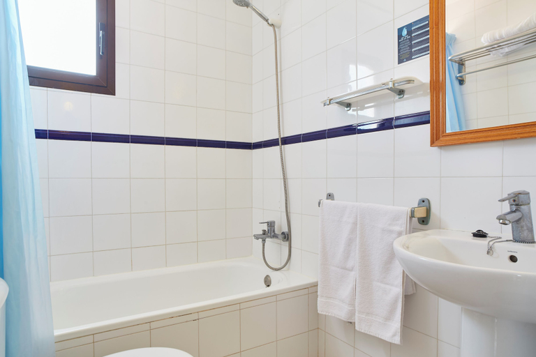 Bathroom, Apartments Casa Luis By Invisa, Baleares