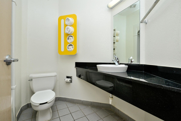 Bathroom 5, Motel 6 McKinney, TX - North, Collin