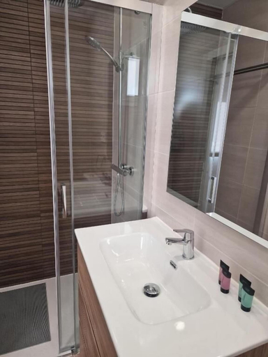 Bathroom 2, Apartamentos acogedores, Madrid