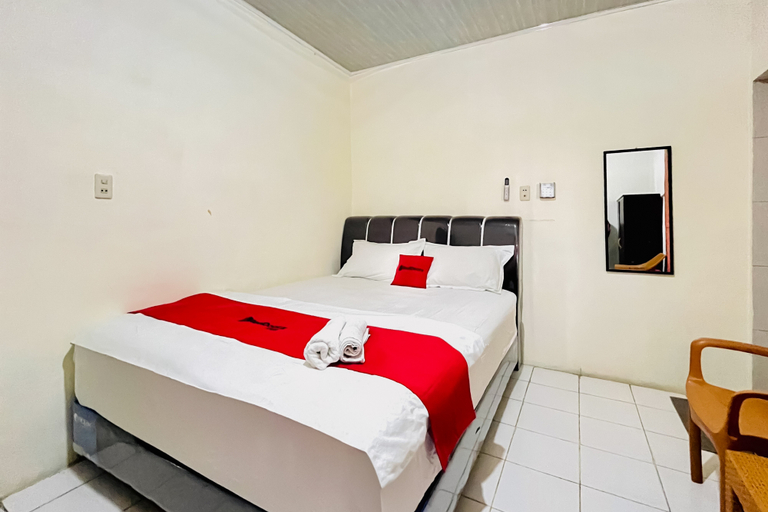 Bedroom 3, RedDoorz @ Budi Mulia Homestay Pematangsiantar, Pematangsiantar
