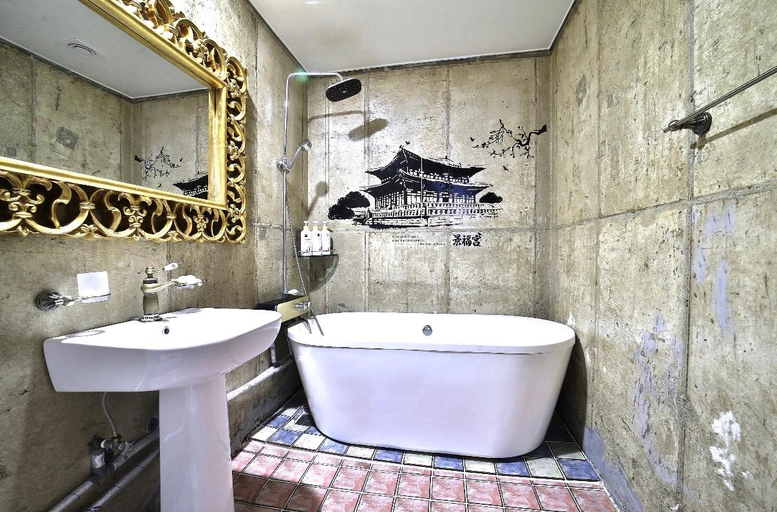 Bathroom, Jeonju Sanjeong-dong Moonlight Sound, Jeonju