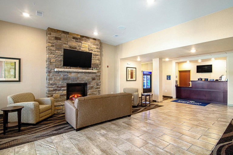 Public Area 2, Cobblestone Hotel & Suites - Paxton, Ford