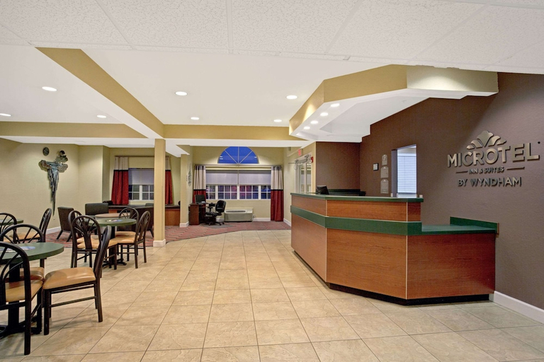Public Area, Microtel Inn & Suites by Wyndham Bushnell, Sumter