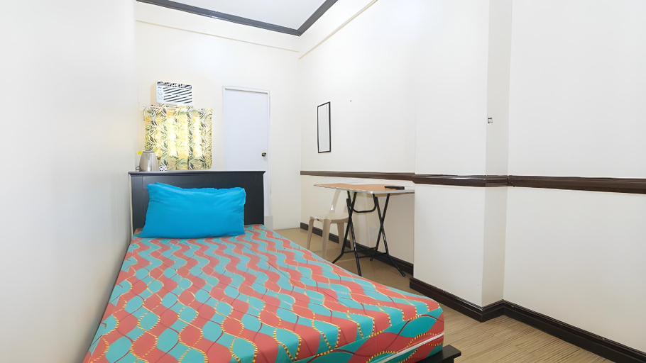 Bedroom 4, Mervin's Terraces by RedDoorz, Manila City