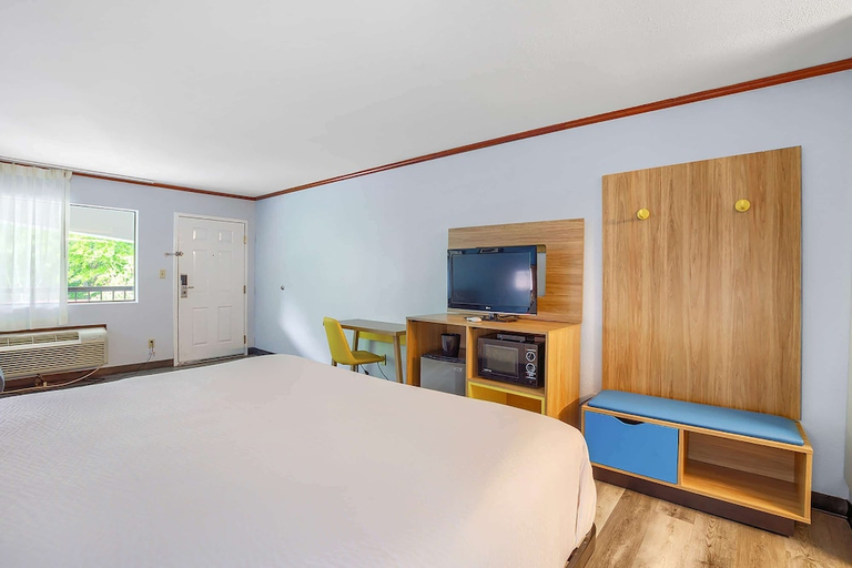 Bedroom 3, Days Inn by Wyndham Foley, Baldwin