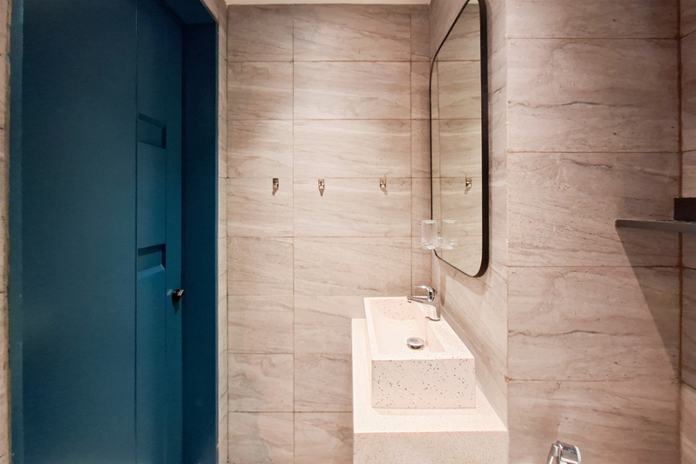 Bathroom 4, 2BR Lavish Areum Residence at Collins Boulevard, Tangerang