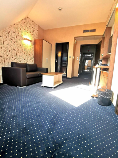 Bedroom 4, Business Hotel Elate Plaza, Stolichna